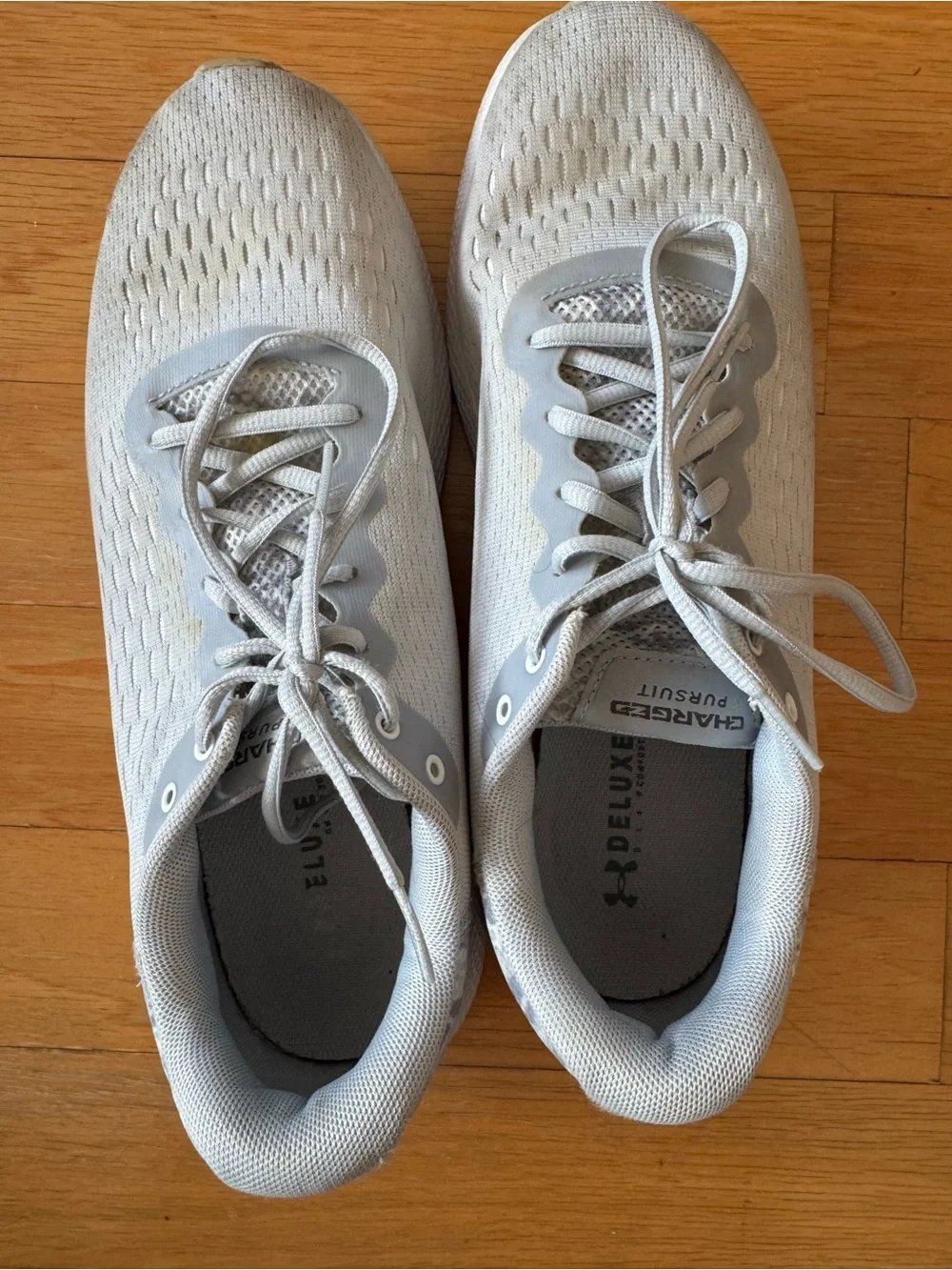 Under Armour Light Gray Mesh Training Sneakers. Charged Pursuit